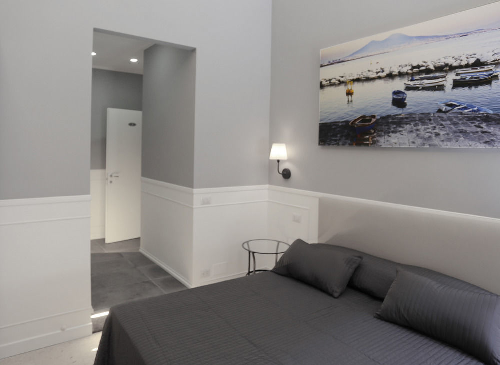 Bovio Suite เนเปิลส์ ภายนอก รูปภาพ